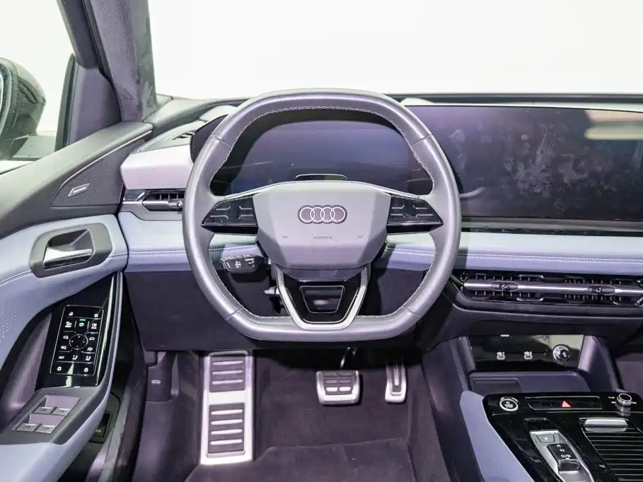 Фото 13 - Audi Q6L e-tron