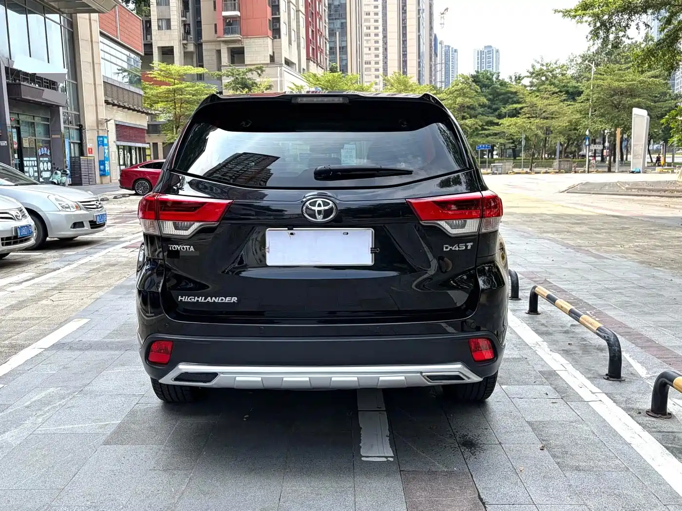 Фото 15 - Toyota Highlander