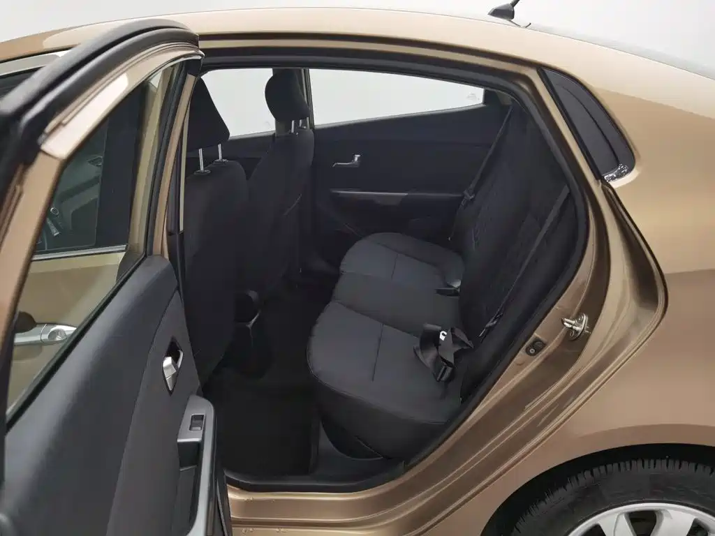 Photo 15 - Kia K2