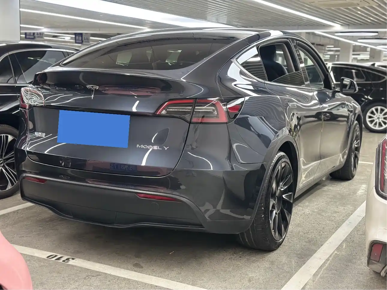 Фото 13 - Tesla Model Y