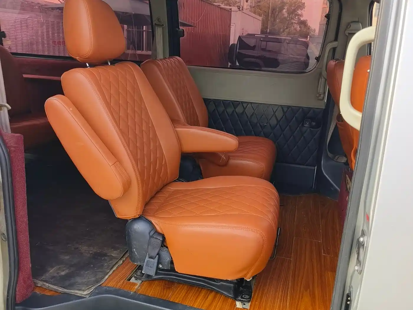 Jinbei Grace 2013 2013 2.0L Smart Leader Standard 7-Seater National Games Commemorative (China IV)