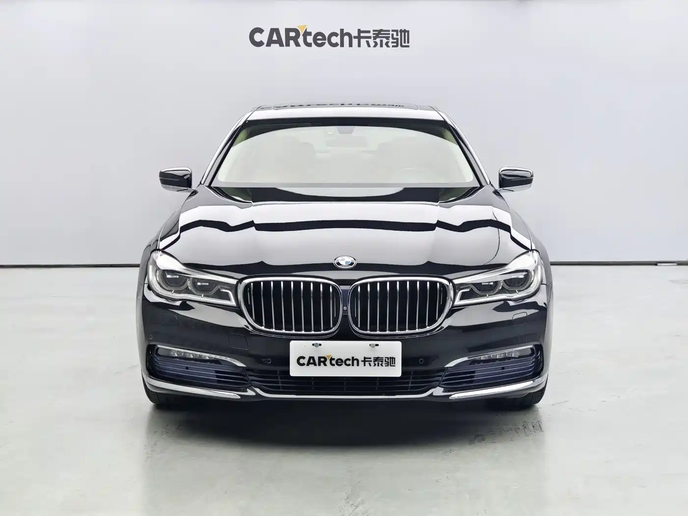 BMW 7 Series 2016 740Li Leading Edition фото 3