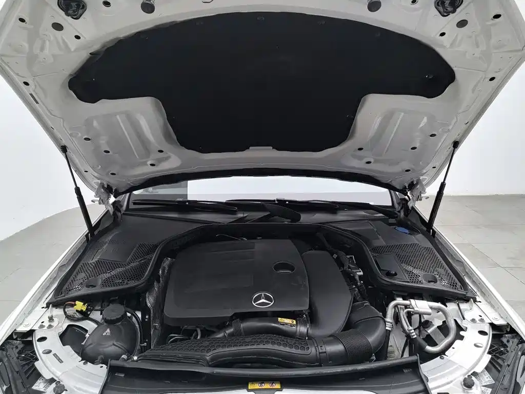 Photo 6 - Mercedes-Benz C-Class