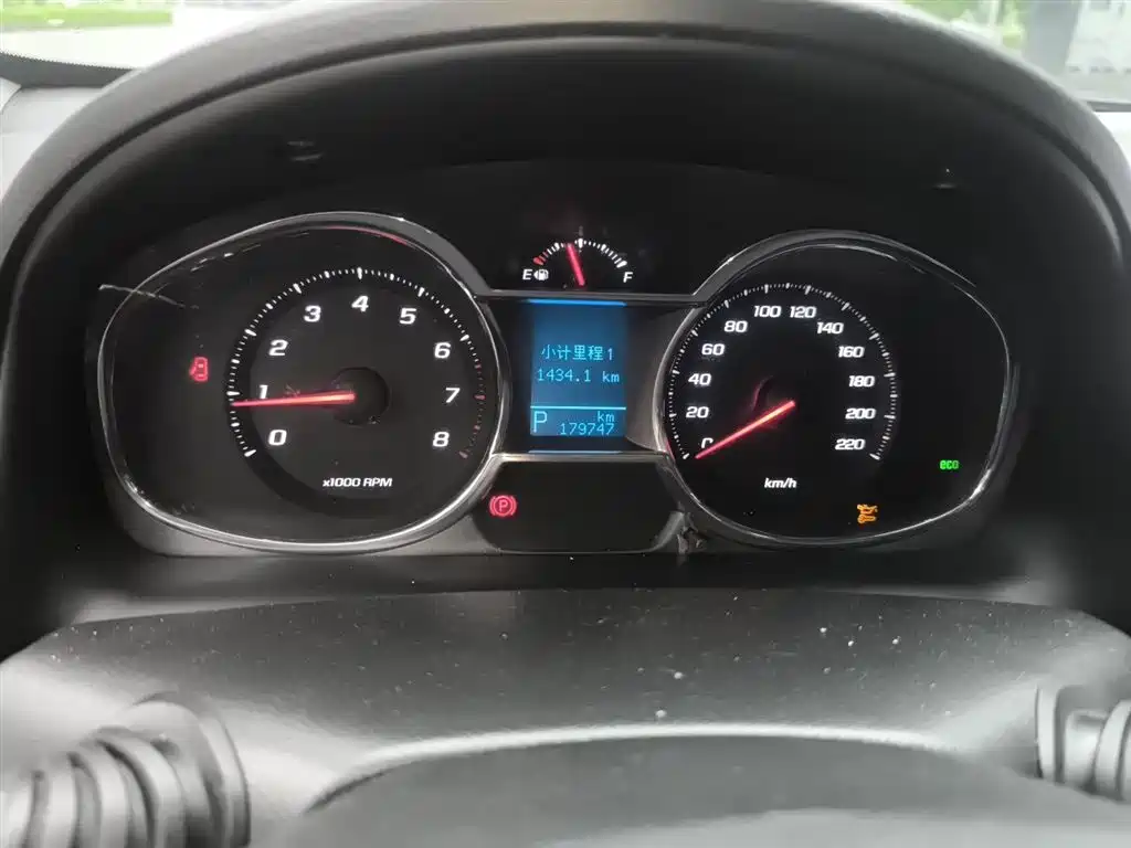 Chevrolet Captiva 2015 2.4L 2WD Urban Edition 5-seater фото 9