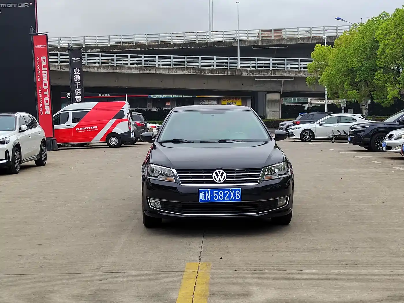 Volkswagen Lavida 2013 Facelift Classic 1.6L Automatic Trend фото 2
