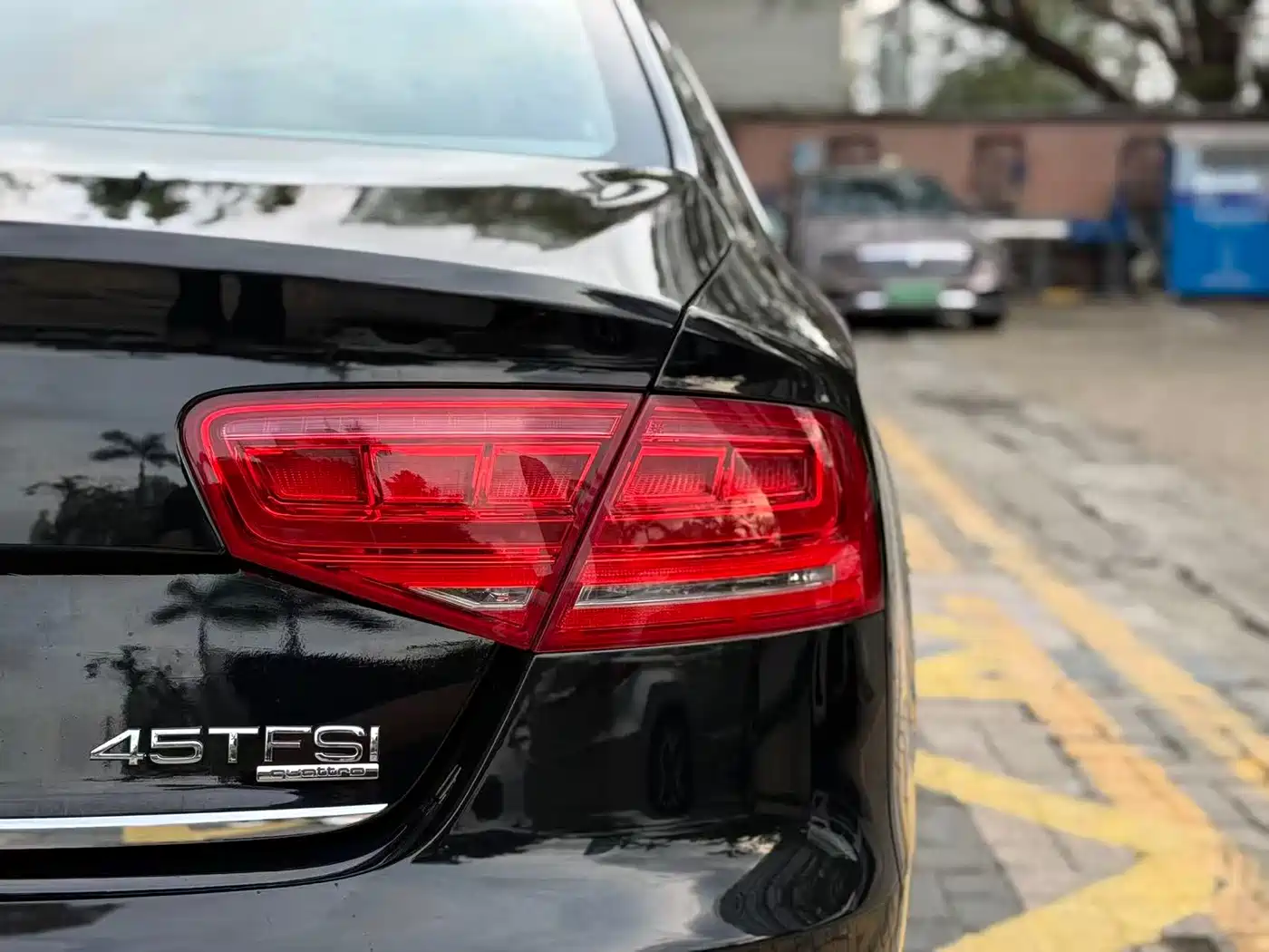 Audi A8 2012 A8L 45 TFSI quattro Luxury фото 12