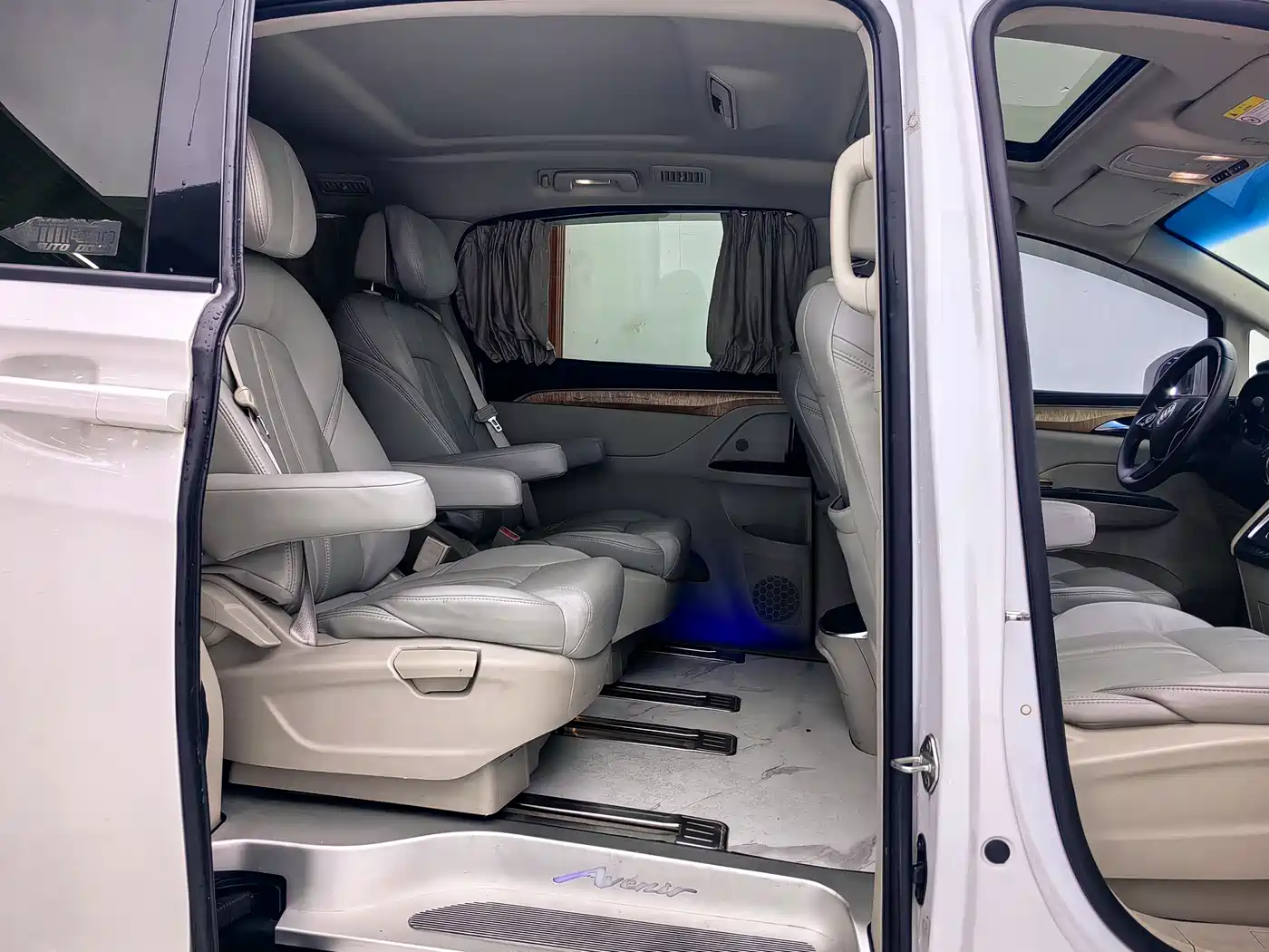 Buick GL8 2018 28T Comfort China VI фото 16