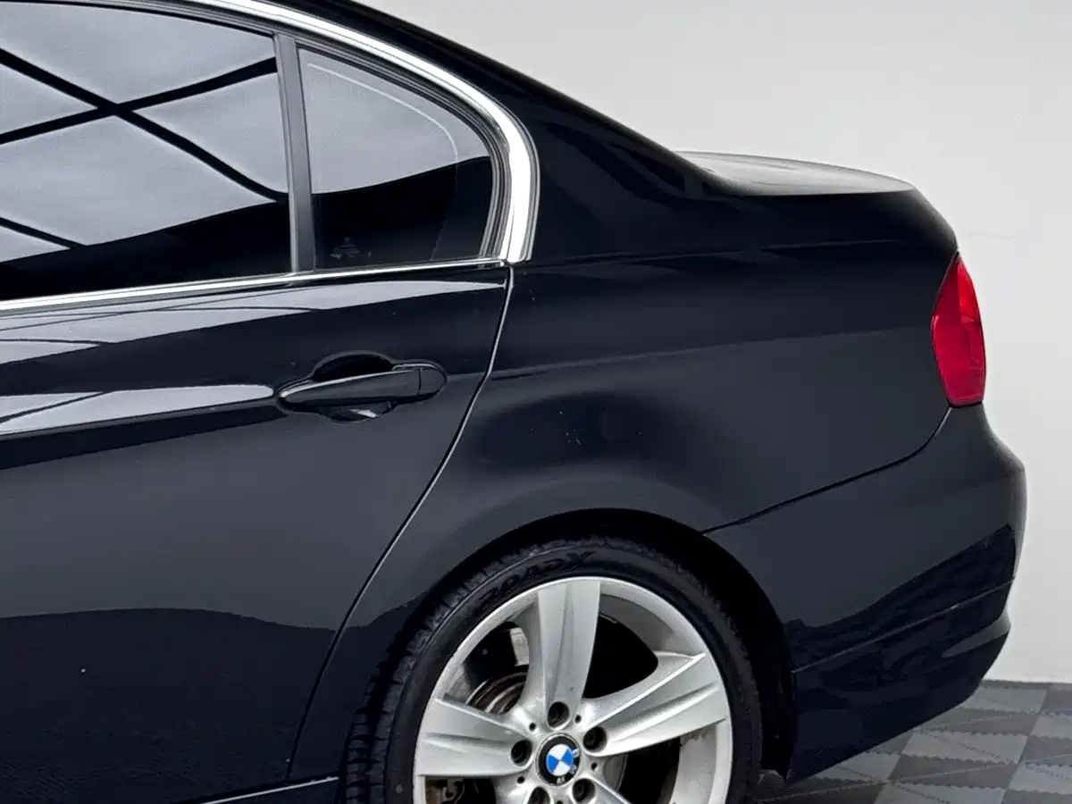 BMW 3 Series (Import) 2009 335i фото 4