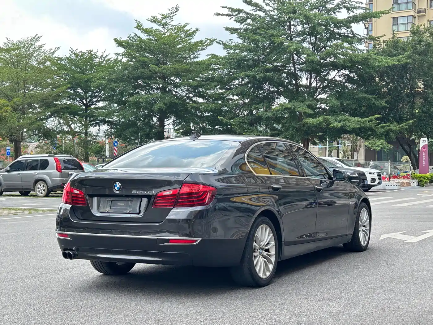 BMW 5 Series 2014 525Li Luxury Design Package фото 7