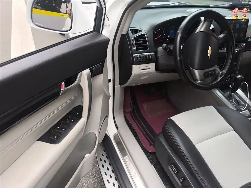 Chevrolet Captiva 2015 2.4L 2WD Urban Edition 5-seater фото 13