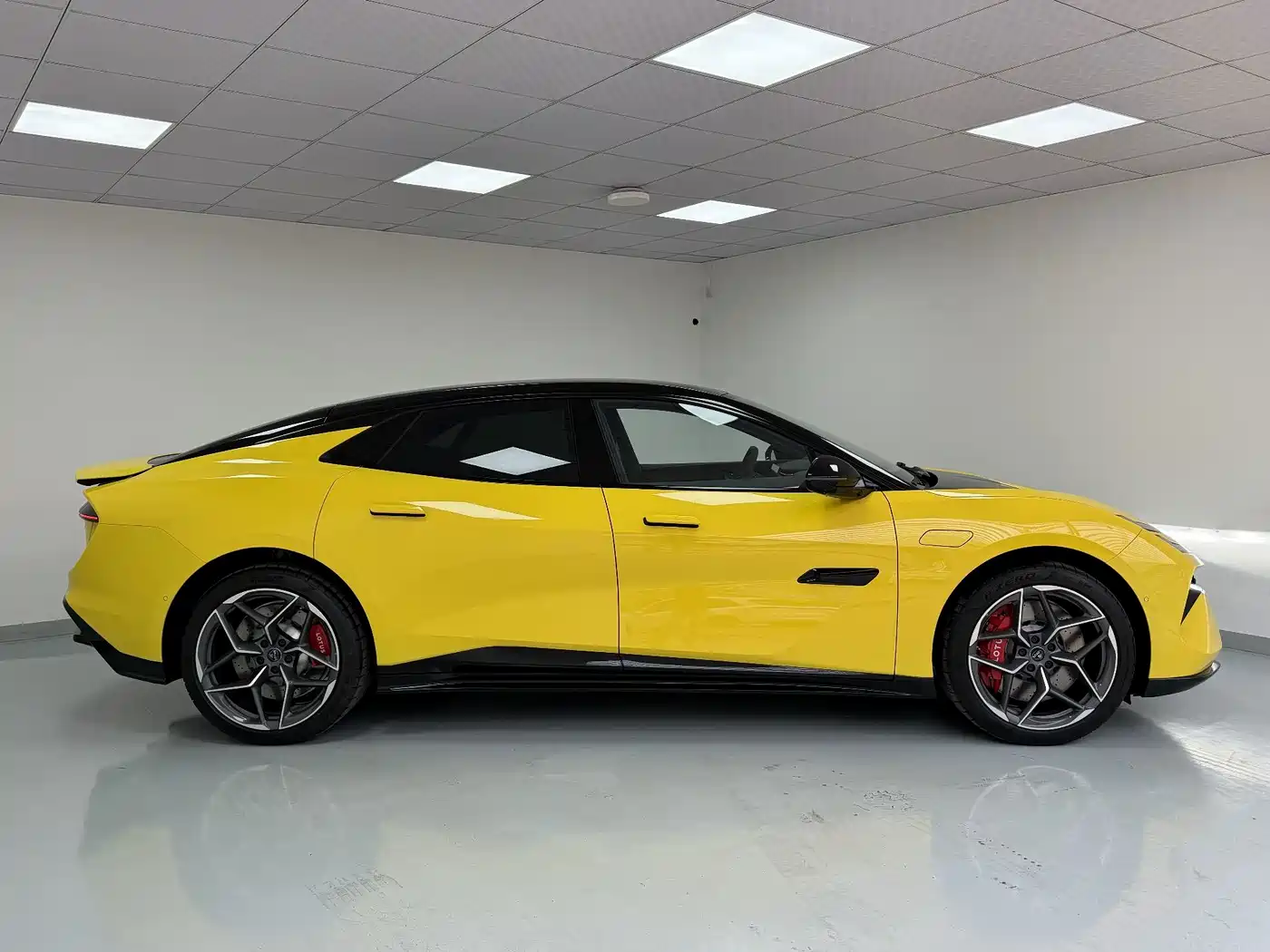 Lotus Cars EMEYA Blossom 2026 2026 600