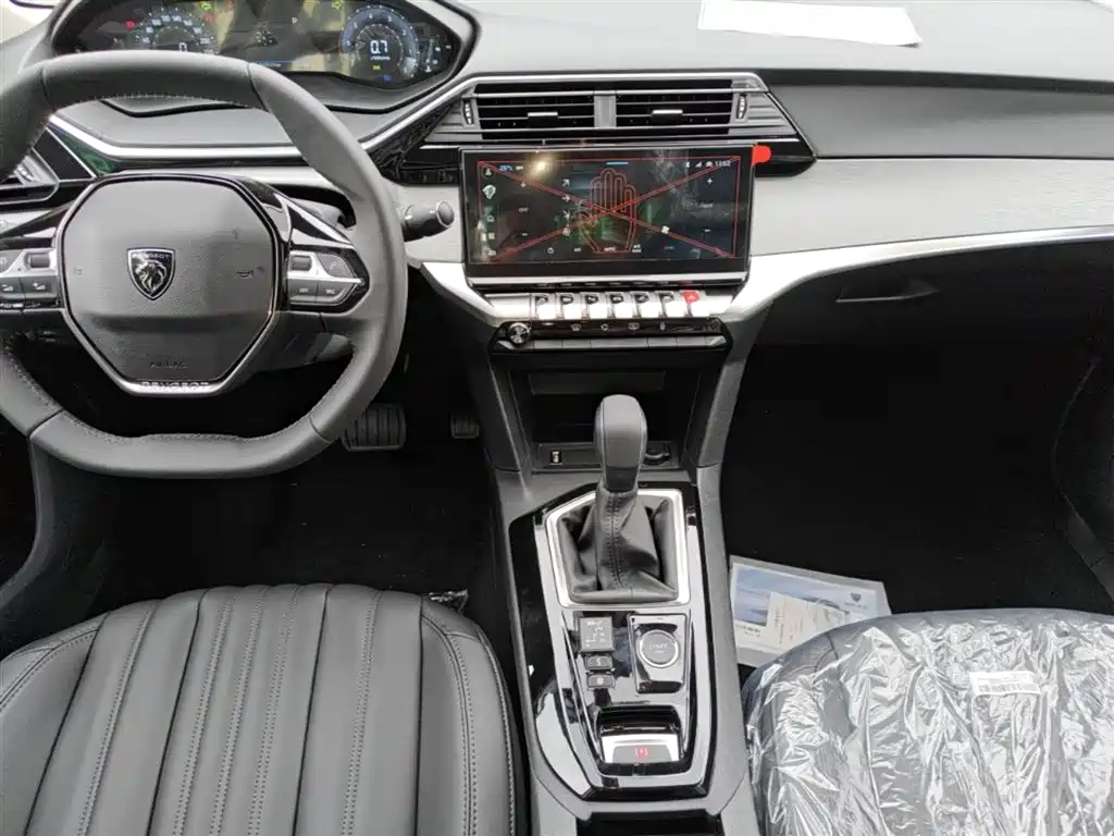 PEUGEOT 408