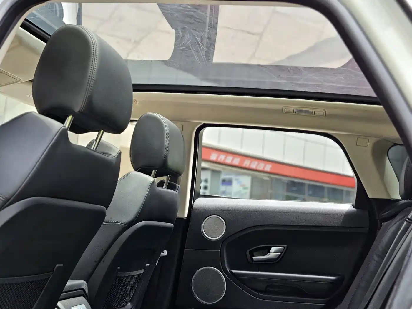 Land Rover Range Rover Evoque (Import) 2014 2.0T 5-door Brilliance Sport фото 20