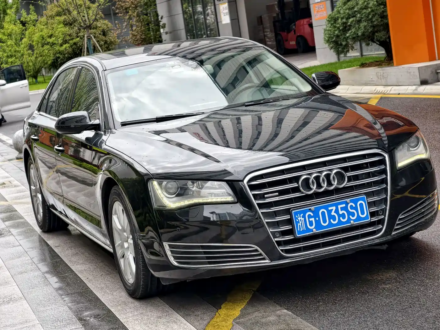 Audi A8 2012 A8L 45 TFSI quattro Comfort фото 5