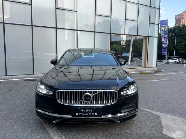 Volvo S90 2025 B5 Zhiyi Luxury Edition — фото 2