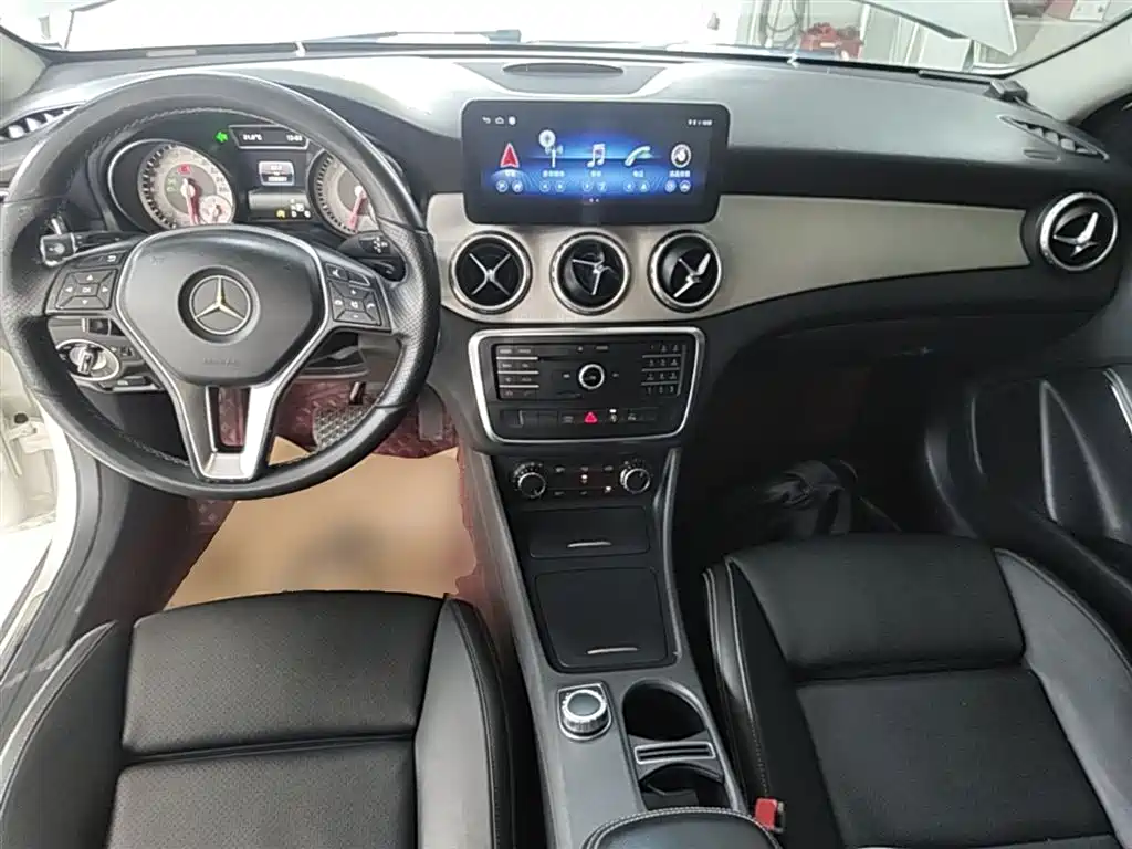 Mercedes-Benz GLA 2016 GLA 200 Dynamic фото 10