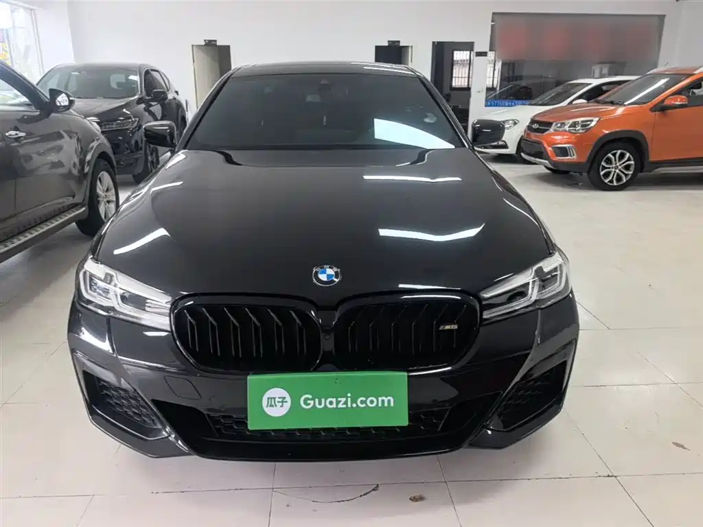 BMW 5 Series 2023 530Li Leading M Sport Package фото 3