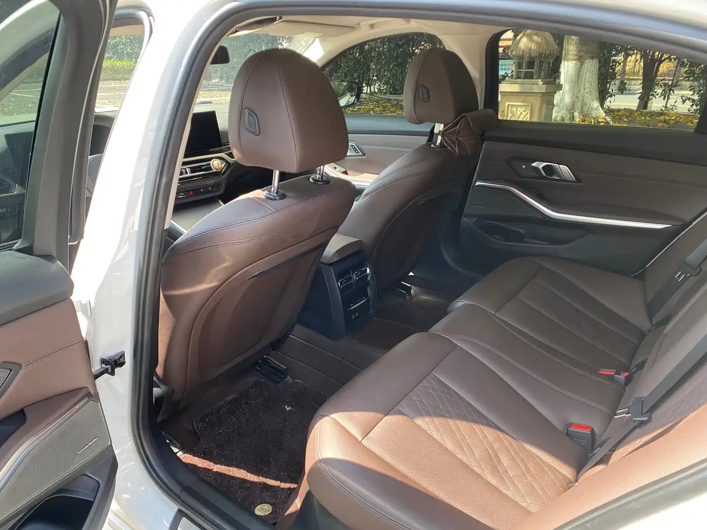 BMW 3 Series 2023 325Li M Sport Black Night Package фото 6