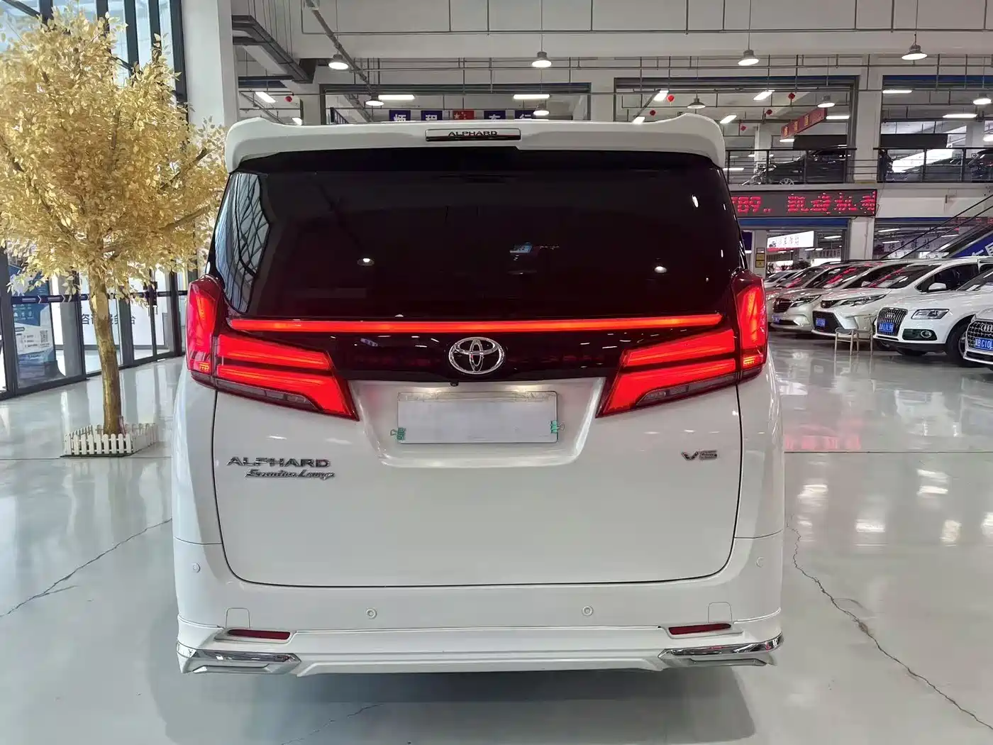 Toyota Alphard 2015 3.5L Premium Edition фото 4