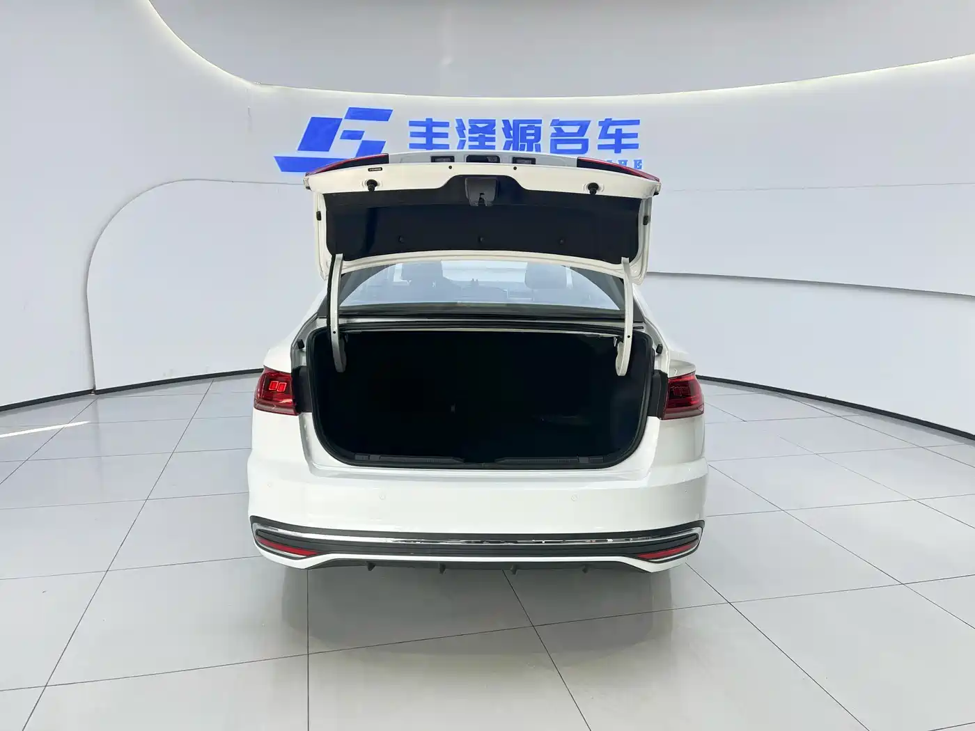 Volkswagen Bora 2024 200TSI DSG Smooth Ride Edition фото 6