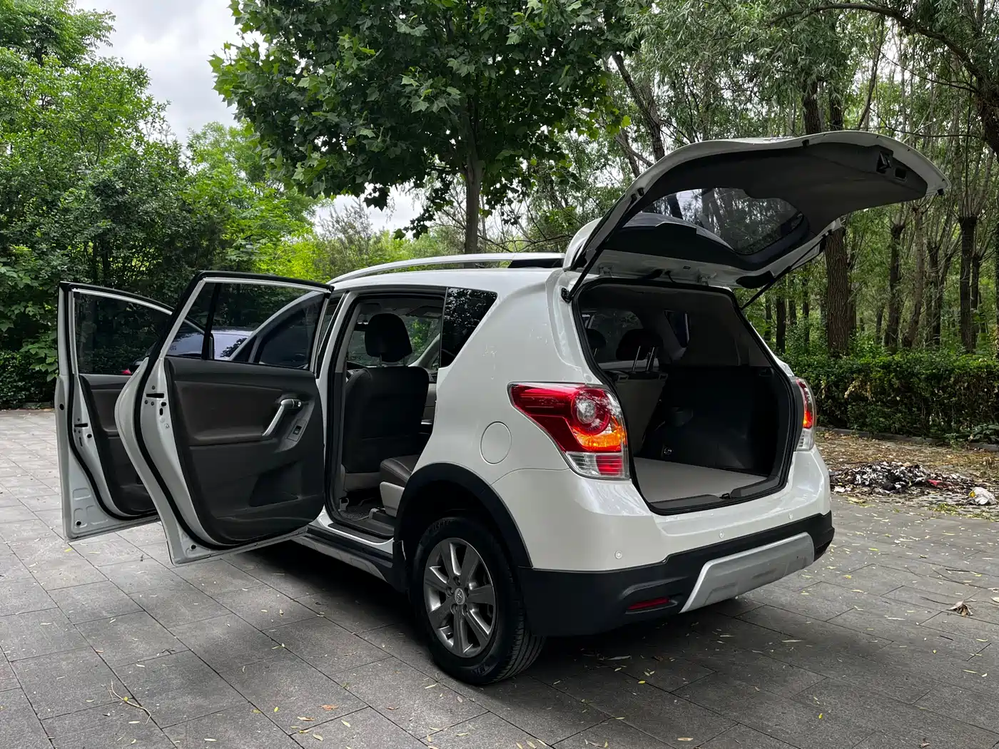 Toyota E'Z 2015 180E CVT Crossover Edition фото 19