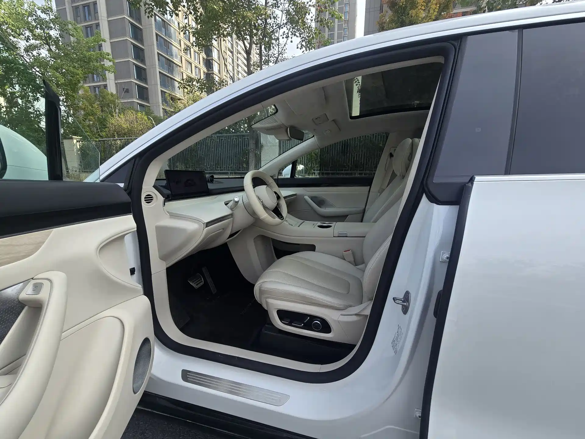 Фото 4 - Zhijie Luxeed R7