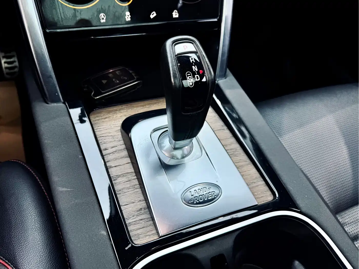 Land Rover Discovery Sport 2020 249PS R-Dynamic Performance фото 15