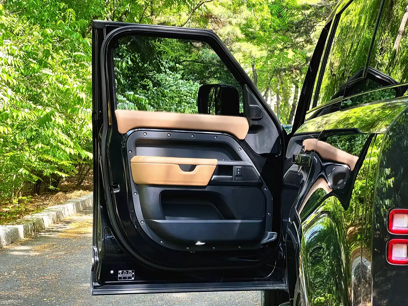 Land Rover Defender 2025 110 3.0T P400 -Dynamic HSE фото 17