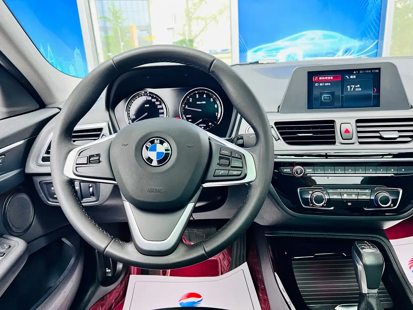 BMW 1 Series 2018 118i Sport Edition фото 17