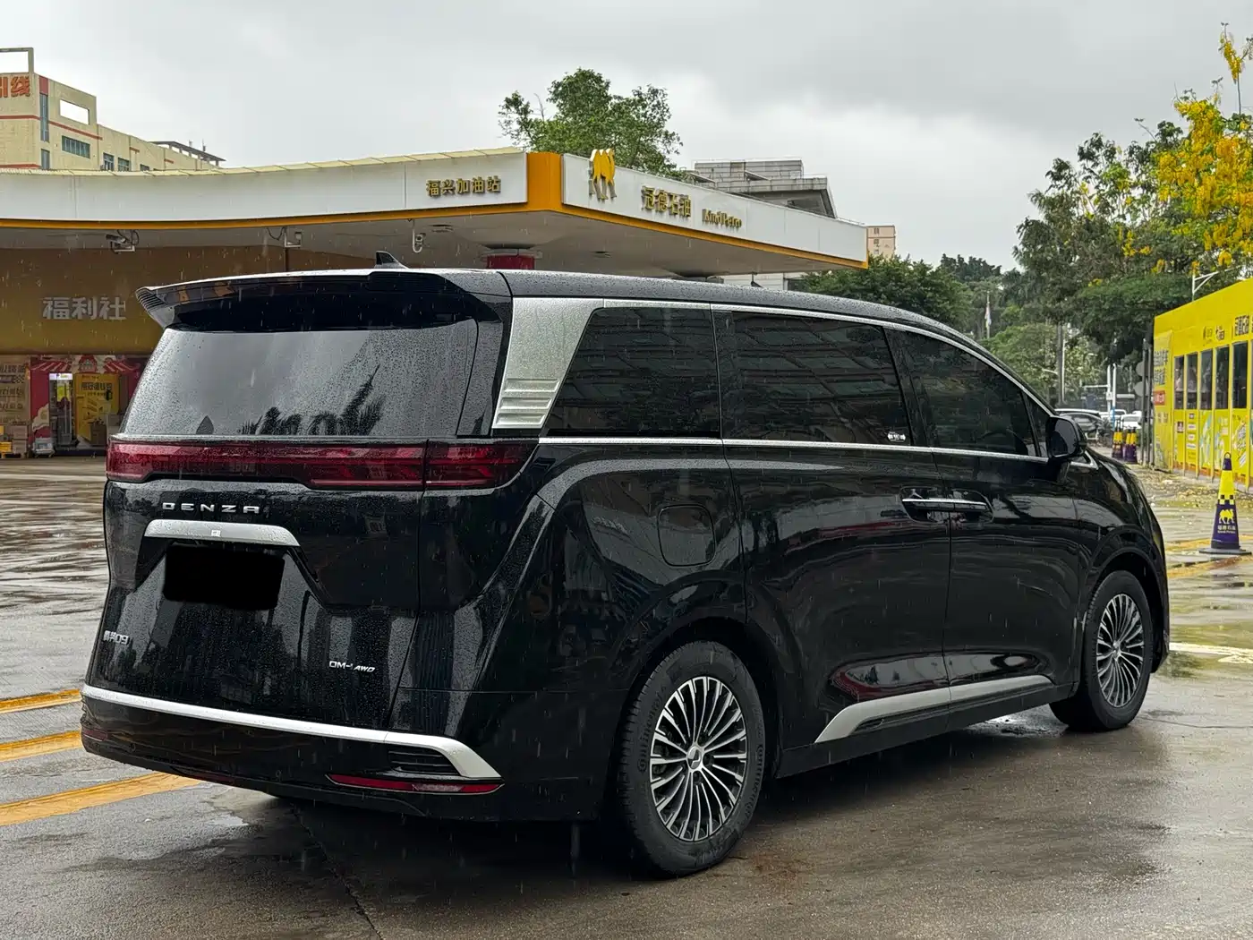 Denza D9 2024 DM-i 980 AWD Prestige фото 11