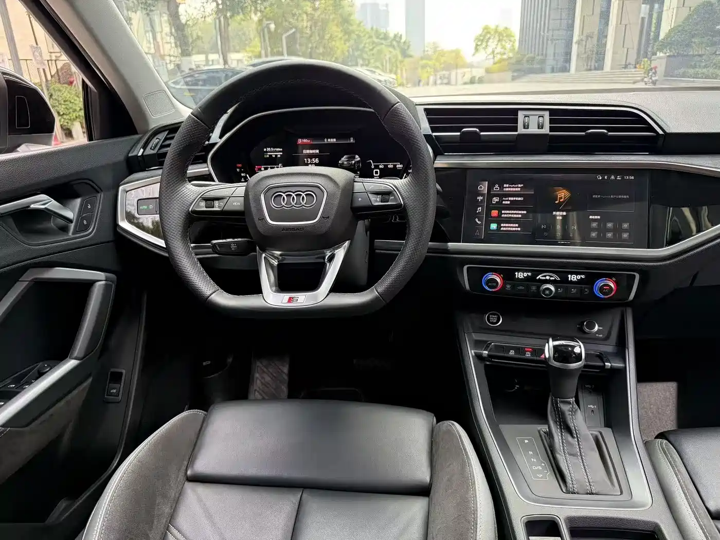 Audi Q3 Sportback 2023 40 TFSI Fashion фото 7