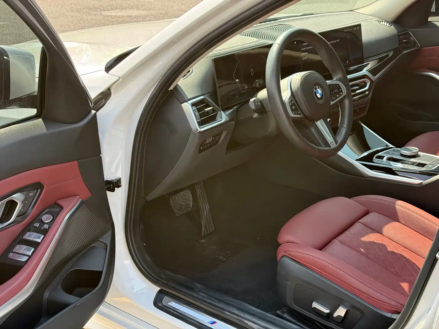BMW 3 Series 2023 320Li M Sport Package фото 9