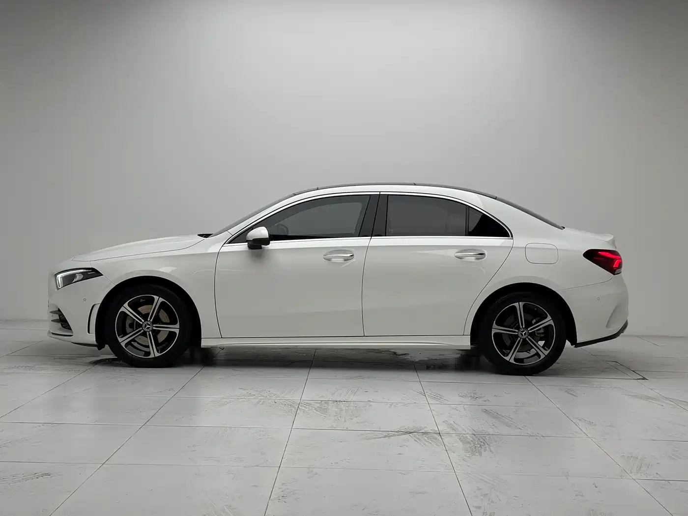 Mercedes-Benz A-Class 2022 Facelift III A 200 L Sport Sedan Fashion фото 25