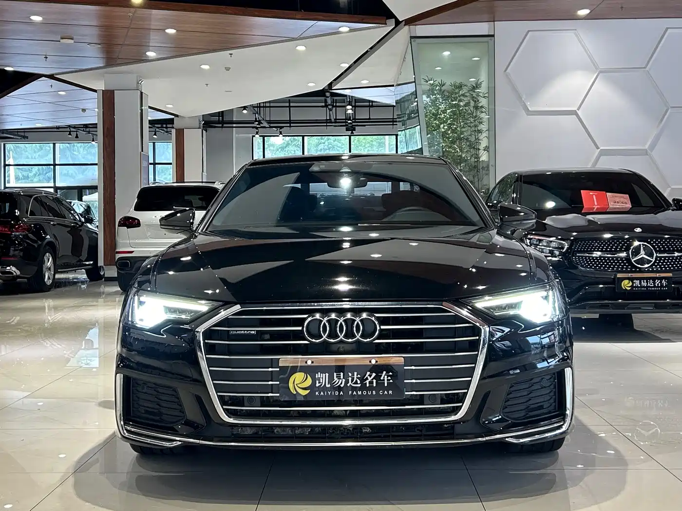 Audi A6L 2020 55 TFSI quattro Exclusive Dynamic фото 3