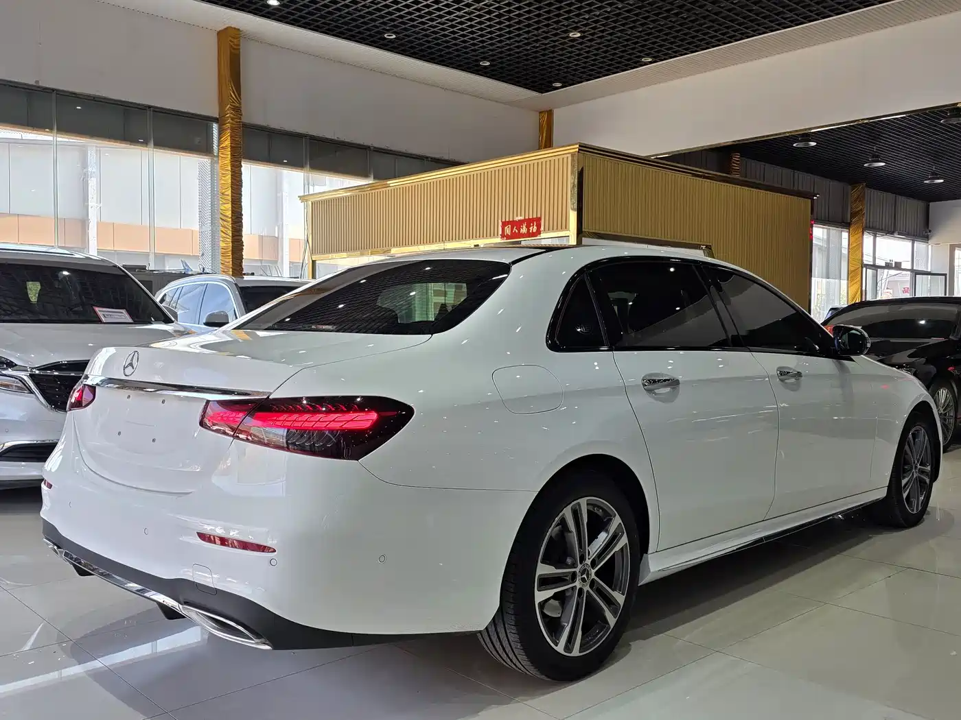 Mercedes-Benz E-Class 2022 E 260 L Sport фото 14