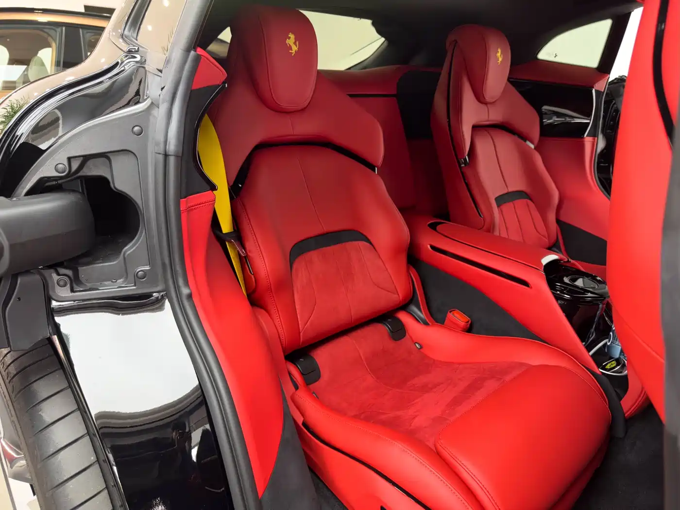 Ferrari Purosangue 2024 2023 6.5L V12