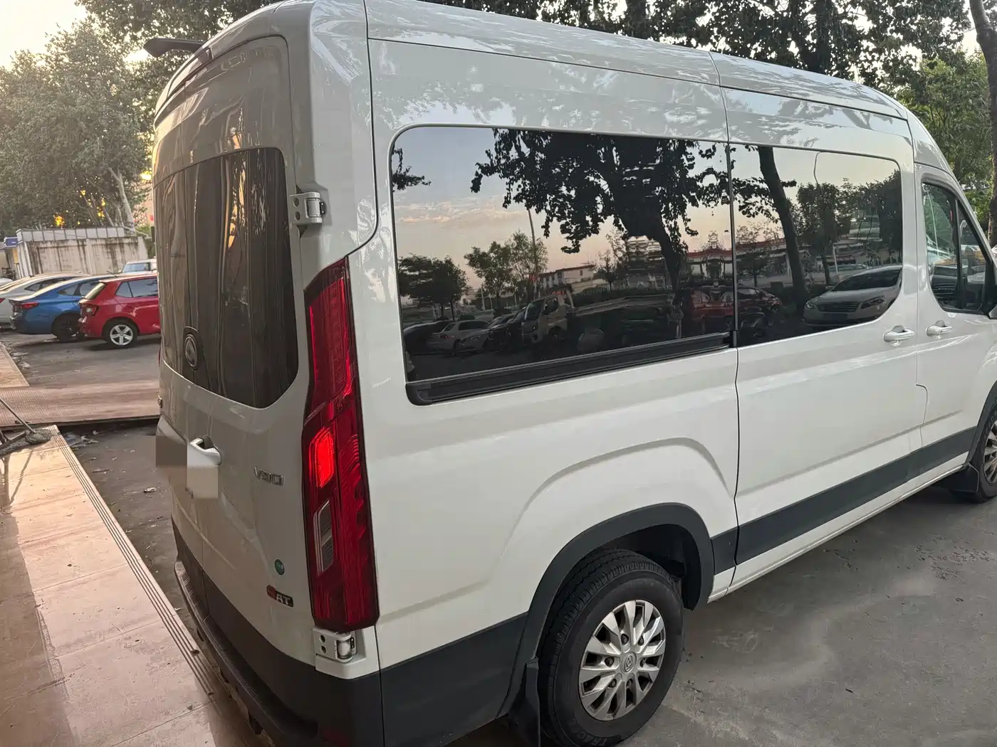 SAIC Maxus Xintu V90 2026 2024 Zhijie 2.0T Automatic FWD Long Wheelbase High Roof Single Rear Tire 6/7-Seater