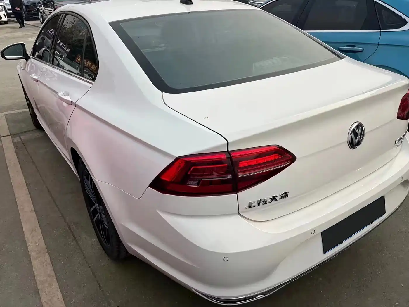 Volkswagen Lamando 2021 280TSI DSG Luxury Phantom Edition фото 12