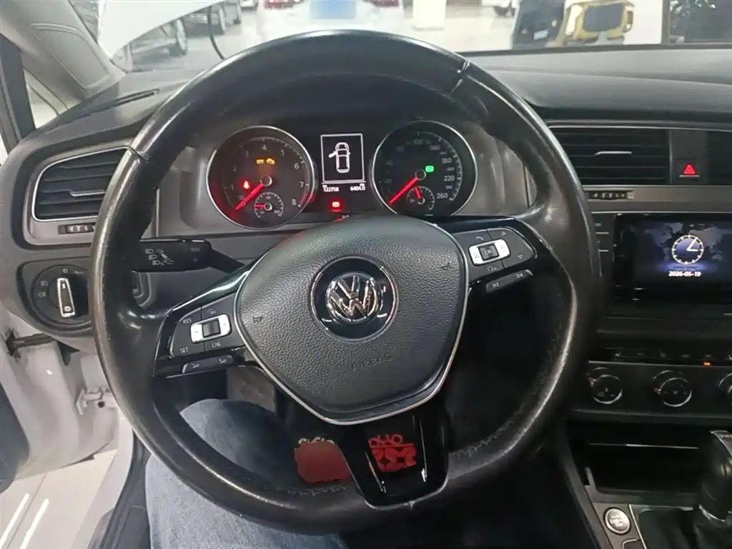 Volkswagen Golf 2016 230TSI Automatic Luxury фото 11