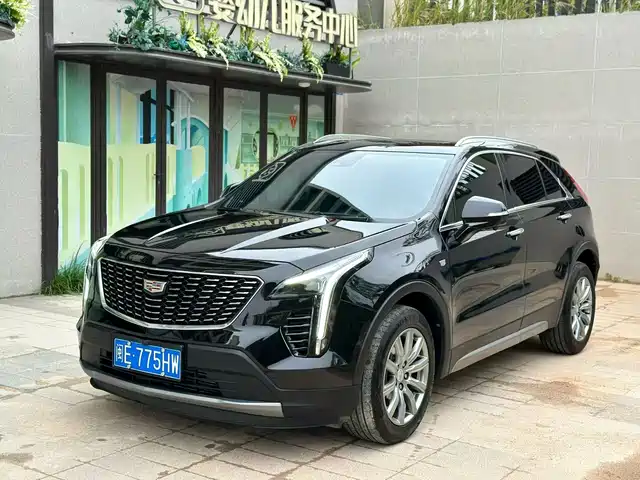 CADILLAC XT4