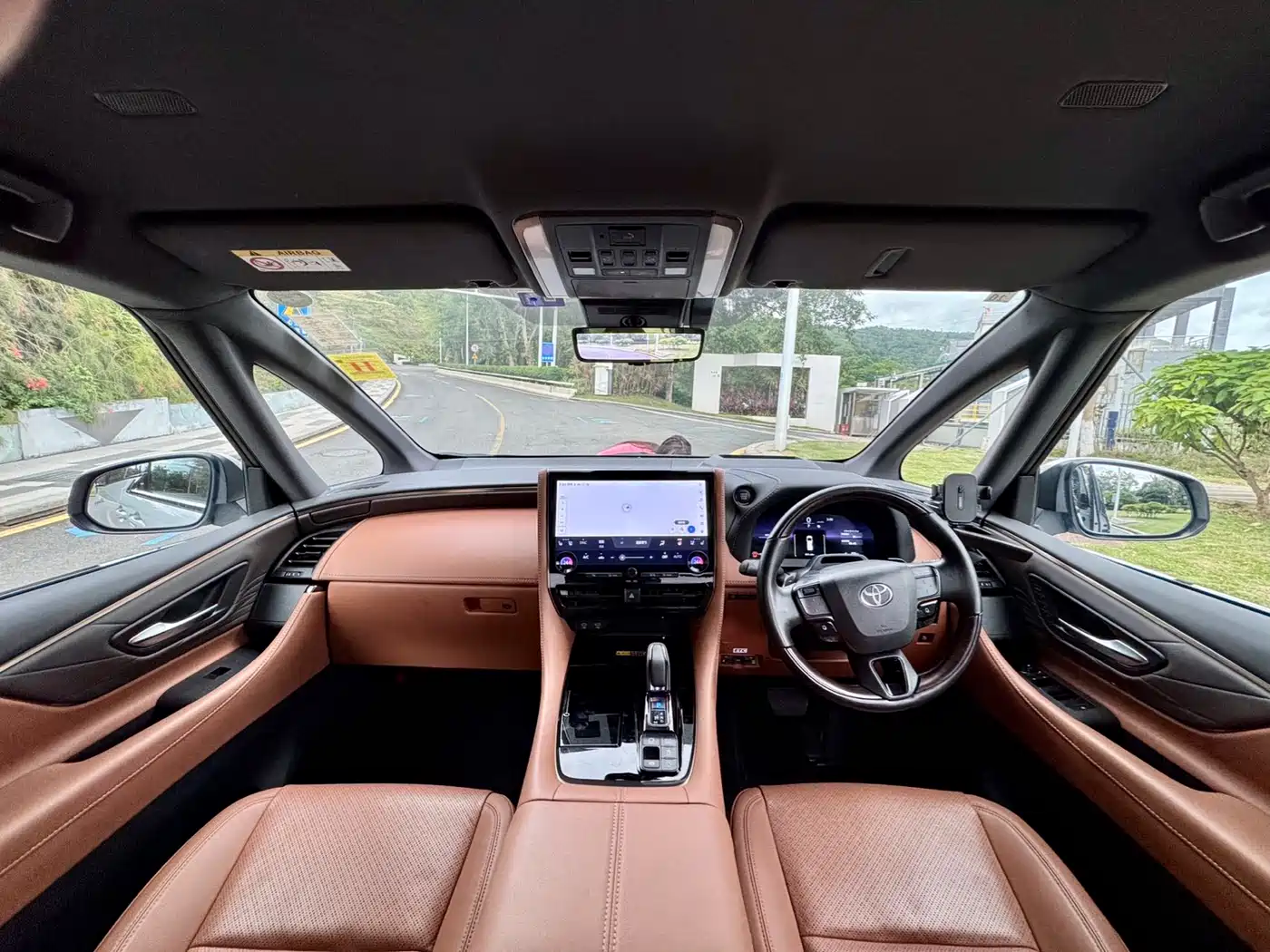 Toyota Vellfire 2023 Crown Hybrid 2.5L HV Luxury фото 6