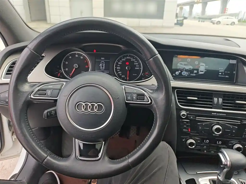 Audi A4L 2015 35 TFSI Auto Comfort фото 10