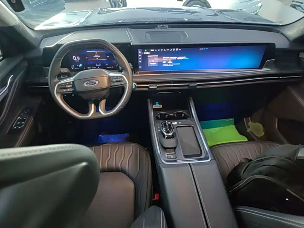 Ford Edge 2025 2025 Edge L 2.0T EcoBoost FWD 7-seater Luxury