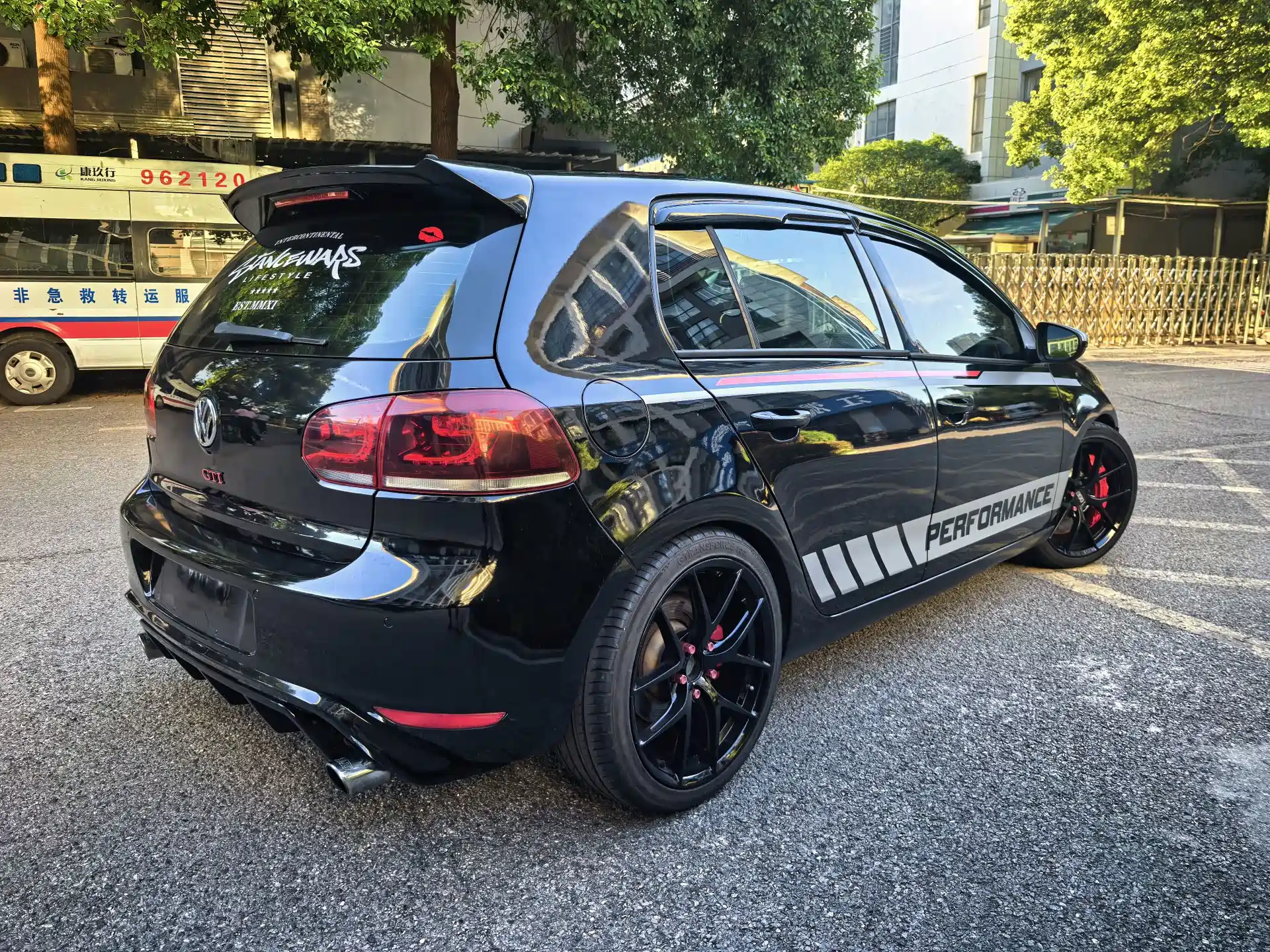 صورة 30 - Volkswagen Golf GTI