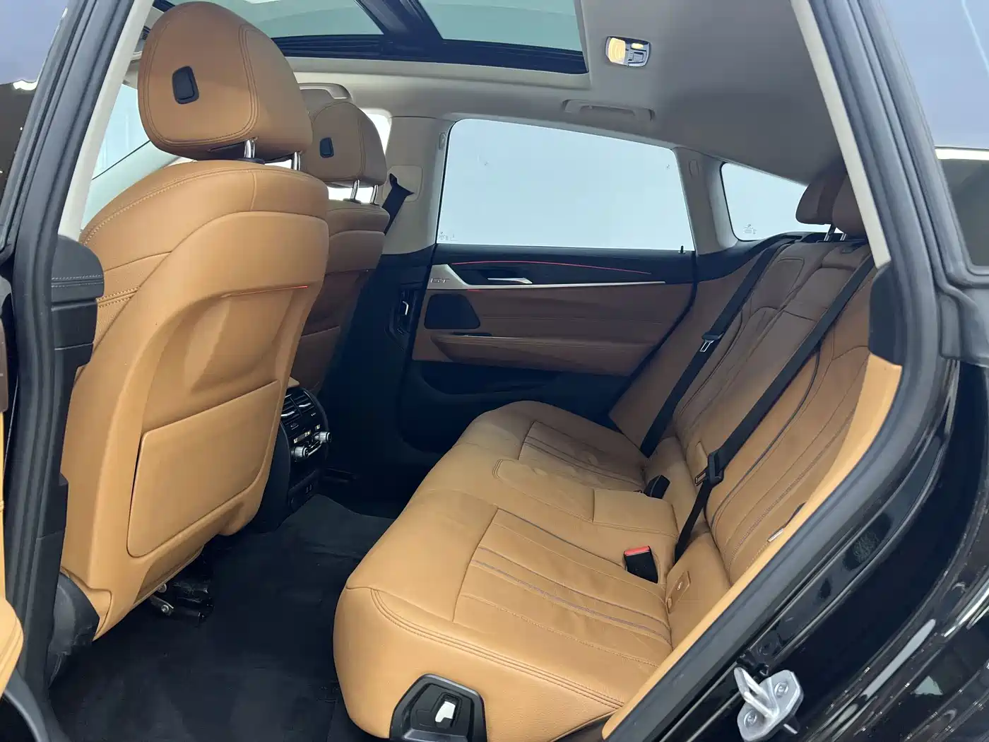 BMW 6 Series GT 2024 2022 Model 630i Luxury Design Package