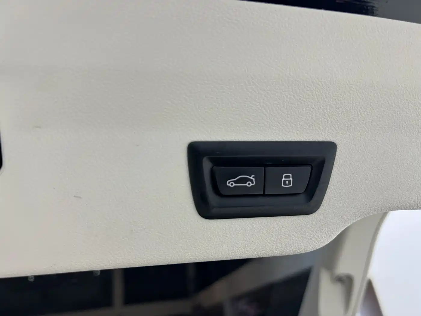 BMW 6 Series GT 2024 2022 Model 630i Luxury Design Package