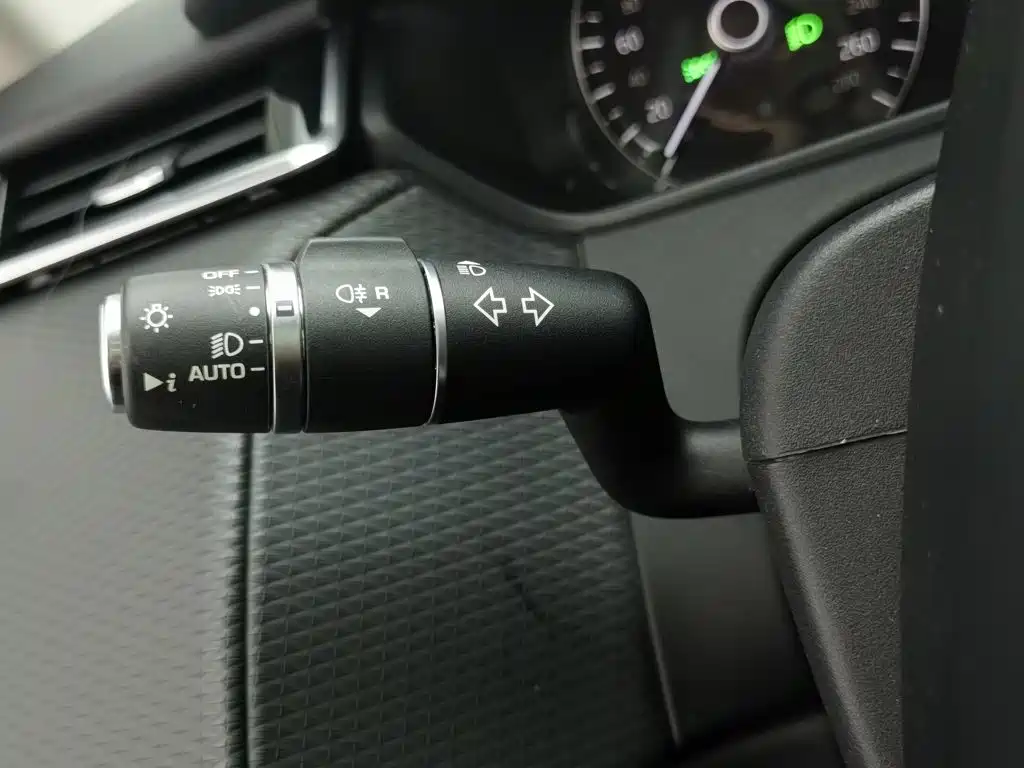Фото 21 - Land Rover Range Rover Velar
