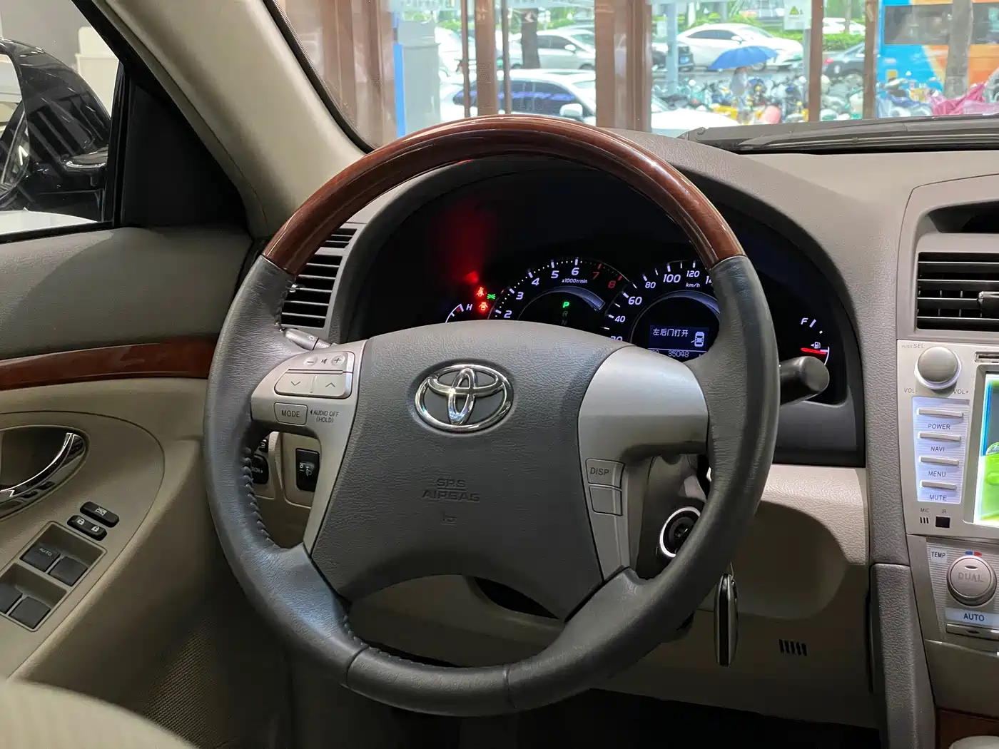 Toyota Camry 2013 200G Classic Luxury Edition фото 17