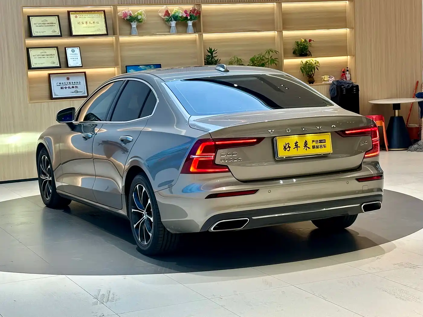VOLVO S60