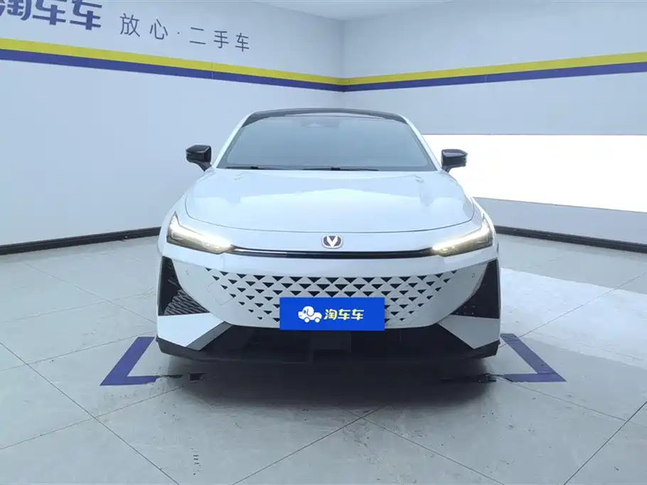 Changan UNI-V 2025 2024 1.5T Deluxe